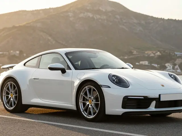 ¿Cuánto cuesta el Porsche 911 nuevo en 2025? Precios reales, versiones y lo que debes saber antes de comprar