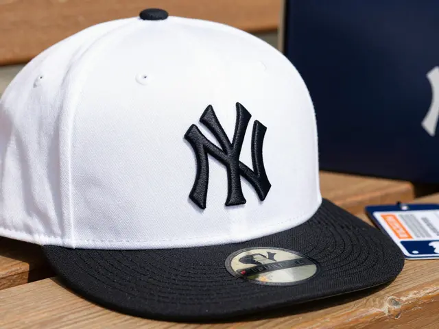 ¿De qué color es la gorra oficial de los Yankees? Respuesta exacta y contexto